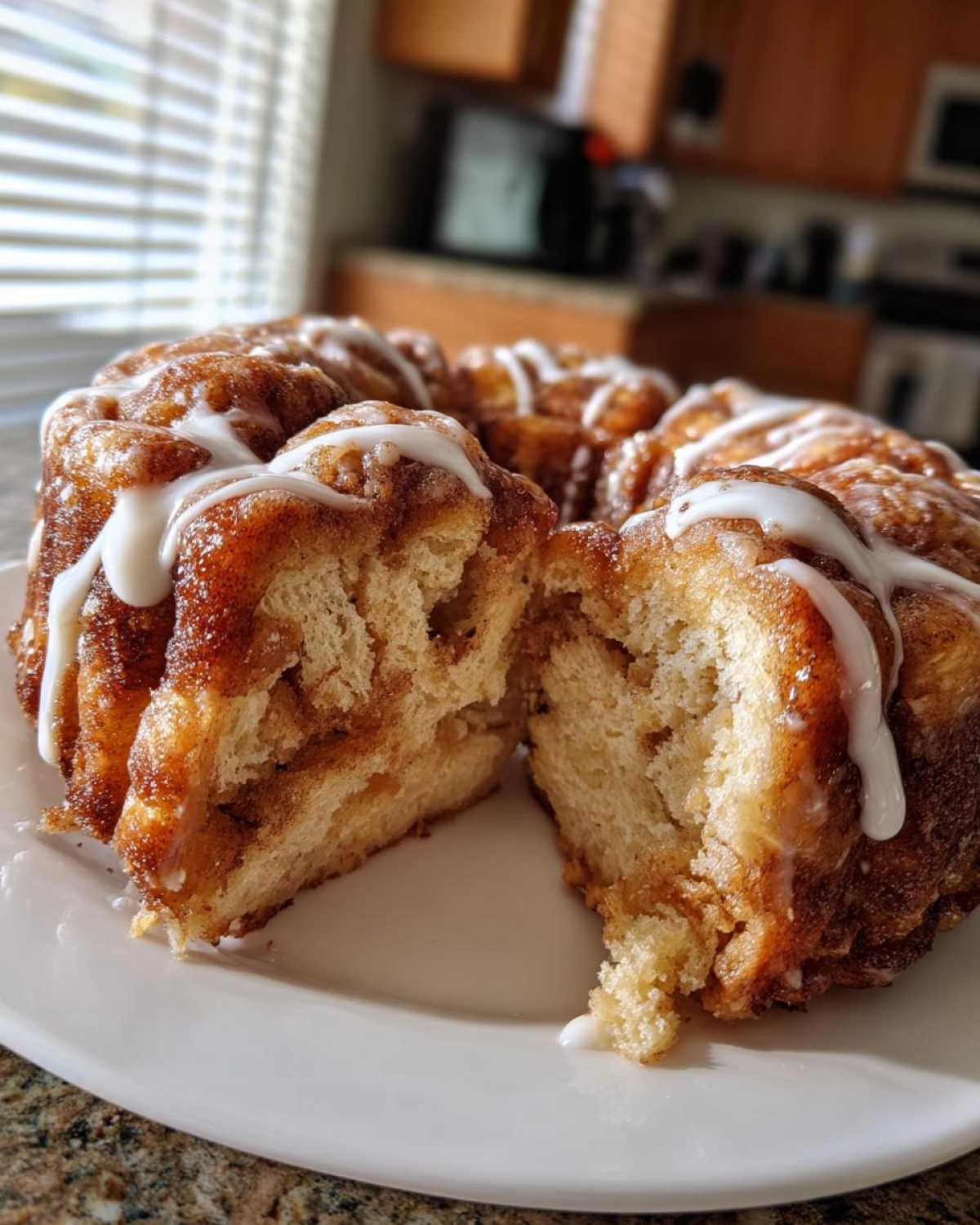 Cinnamon Roll Monkey Bread - detail 4