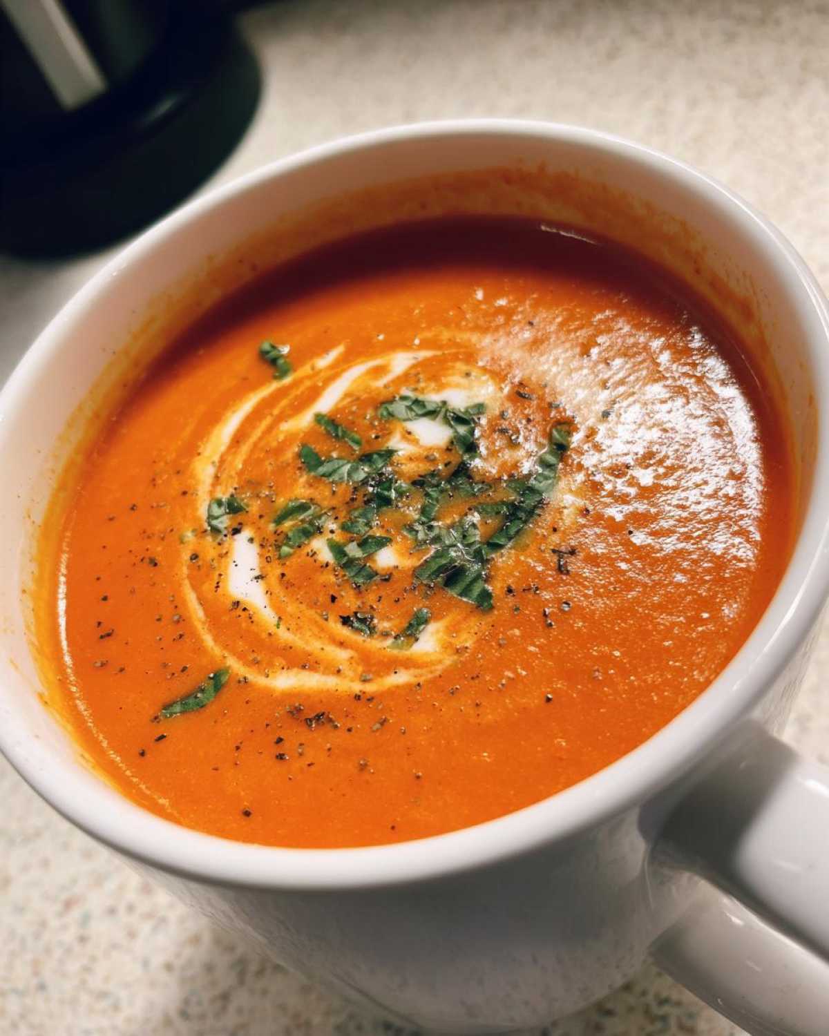 Creamy Tomato Basil Soup - detail 3