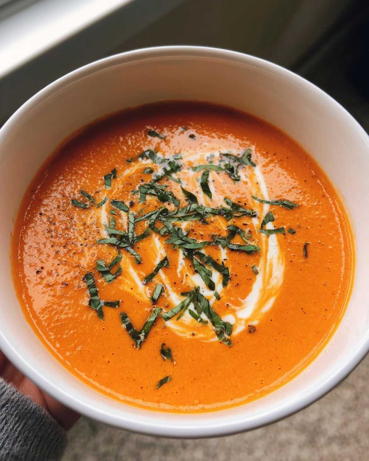 Creamy Tomato Basil Soup - detail 4