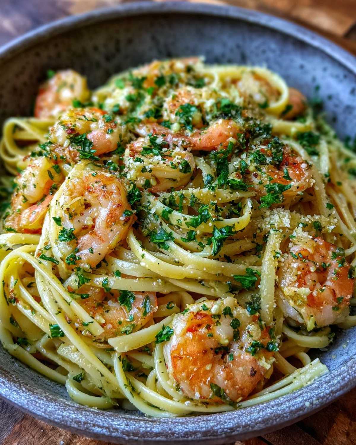 Garlic Butter Shrimp Pasta - detail 2