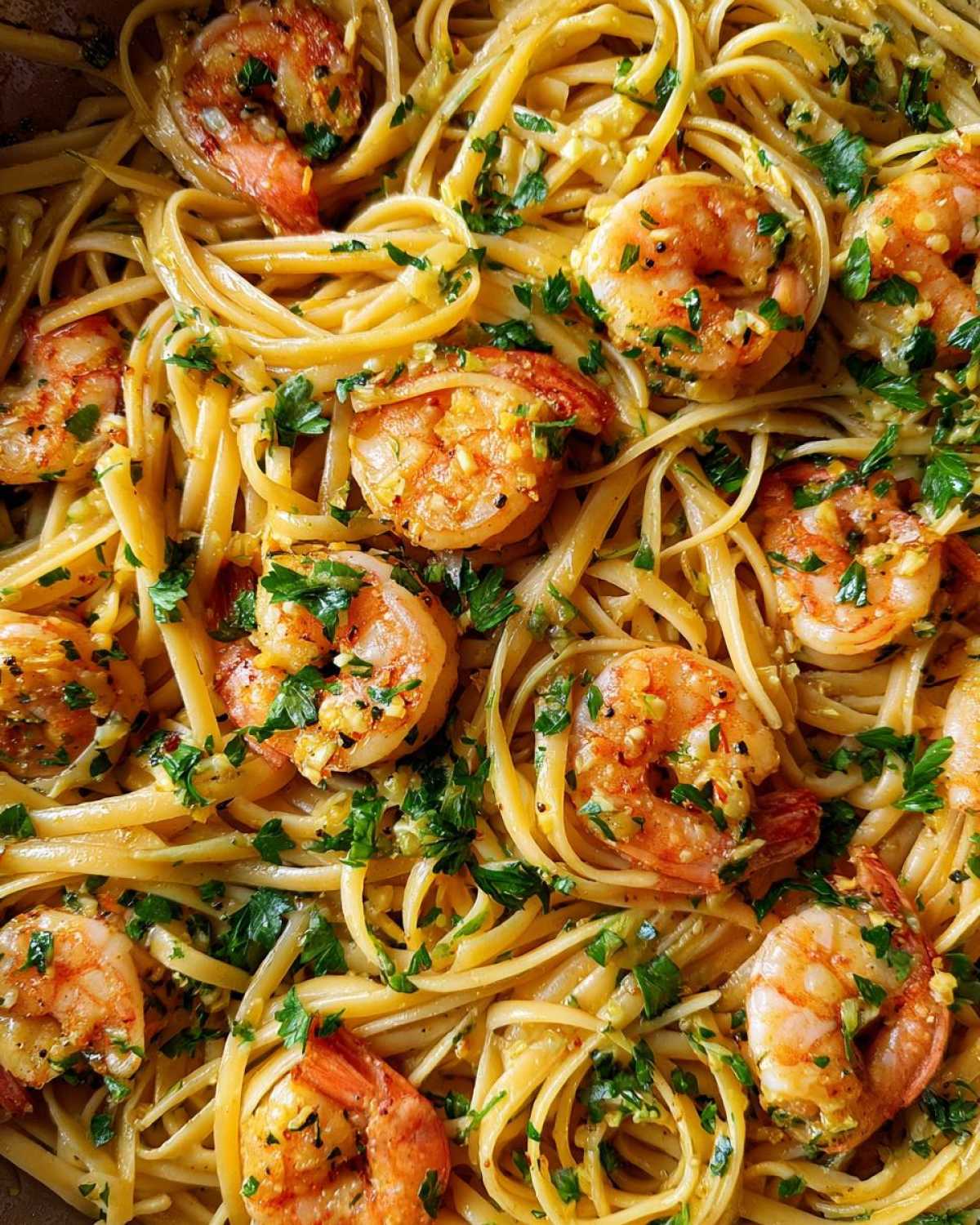 Garlic Butter Shrimp Pasta - detail 4